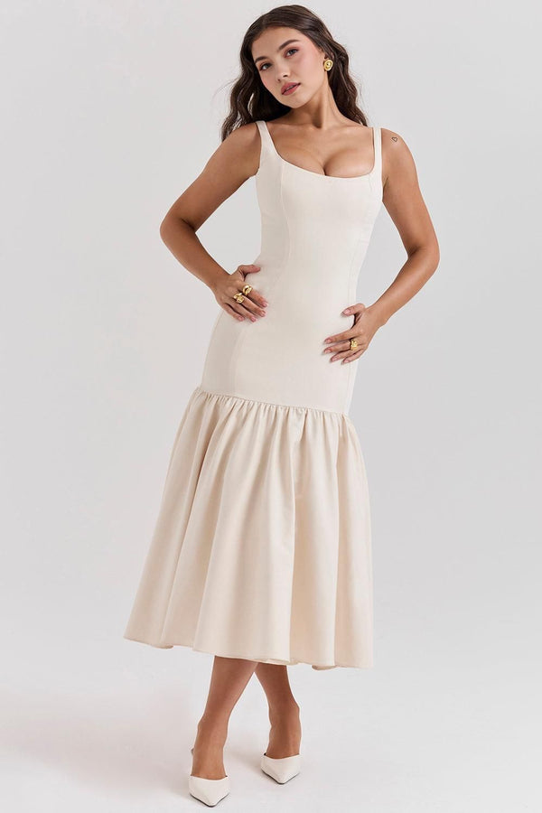 Elegant Evening Dress with Mermaid Cut and Flared Skirt – Soft Beige